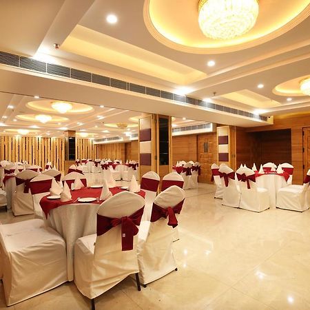 Mint Hotel Premia Chandigarh, Zirakpur Εξωτερικό φωτογραφία
