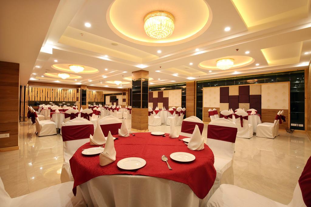 Mint Hotel Premia Chandigarh, Zirakpur Εξωτερικό φωτογραφία