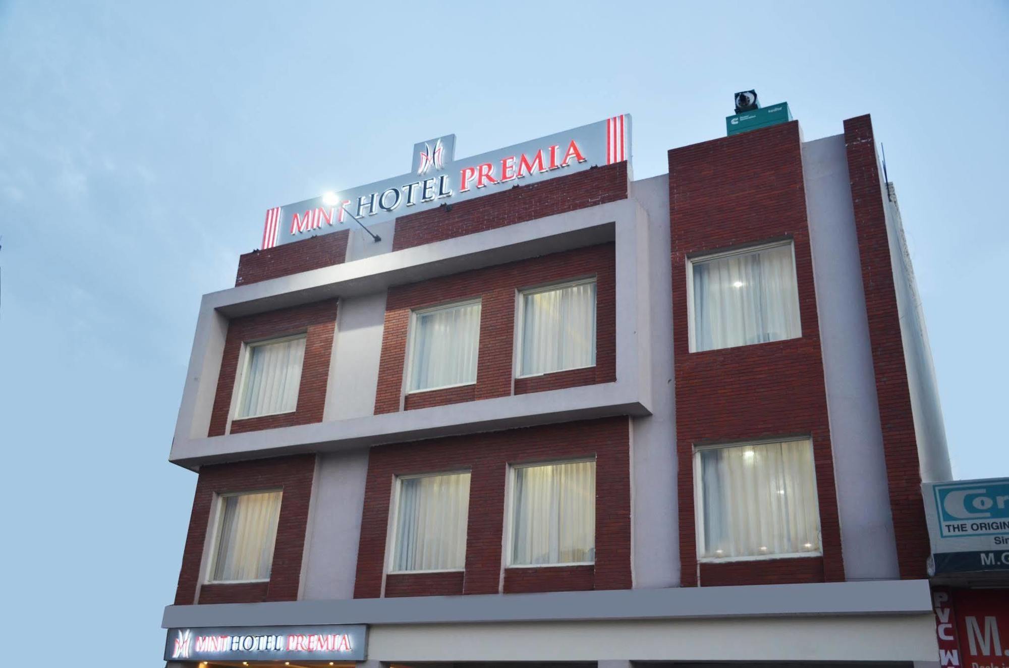 Mint Hotel Premia Chandigarh, Zirakpur Εξωτερικό φωτογραφία