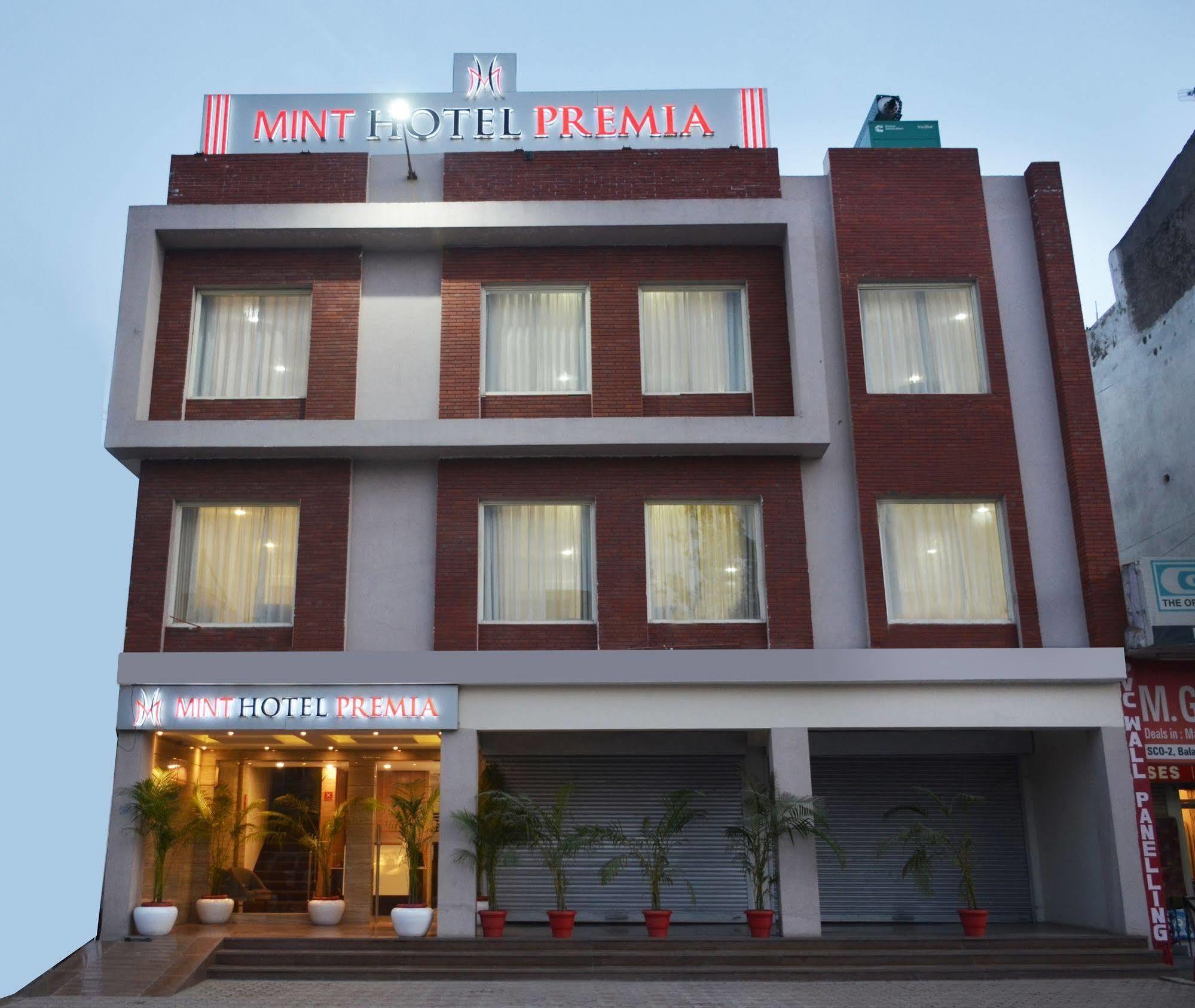 Mint Hotel Premia Chandigarh, Zirakpur Εξωτερικό φωτογραφία